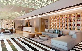 Novotel Living Bangkok Sukhumvit Legacy